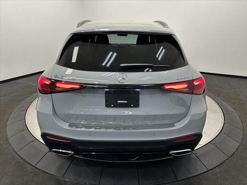 2025 Mercedes-Benz GLC 300 4MATIC