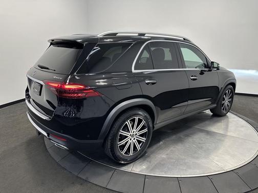 Obsidian Black Metallic 2026 Mercedes-Benz GLE 350 4MATIC