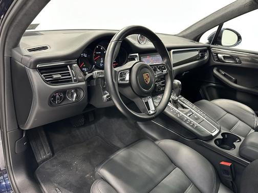 2021 Porsche Macan Turbo