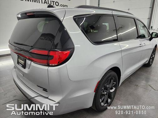 2026 Chrysler Pacifica Limited