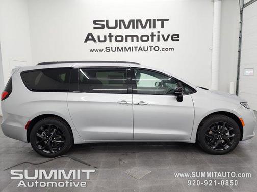 2026 Chrysler Pacifica Limited