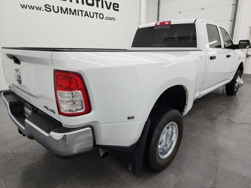 2022 RAM 3500 Tradesman Crew Cab 4x4 8' Box