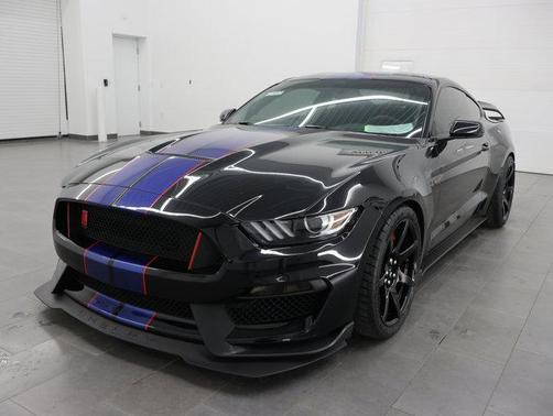 2016 Ford Shelby GT350R Base