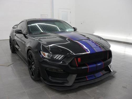 2016 Ford Shelby GT350R Base