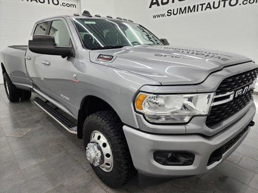 2022 RAM 3500 Big Horn Crew Cab 4x4 8' Box