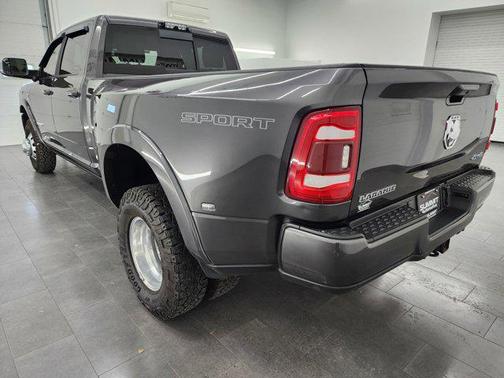 2022 RAM 3500 Laramie Crew Cab 4x4 8' Box