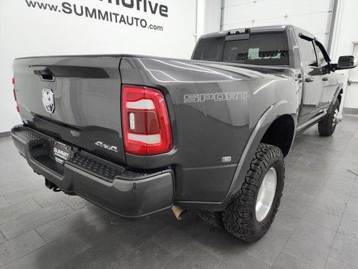 2022 RAM 3500 Laramie Crew Cab 4x4 8' Box