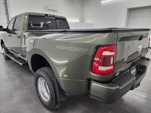 2022 RAM 3500 Big Horn Crew Cab 4x4 8' Box