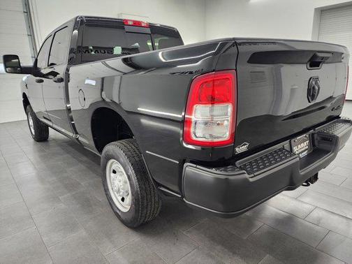 2023 RAM 2500 Tradesman Crew Cab 4x4 6'4' Box