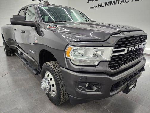 2022 RAM 3500 Big Horn Crew Cab 4x4 8' Box