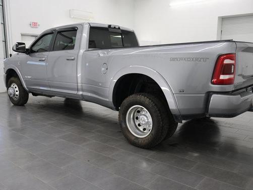 Billet Silver Metallic Clearcoat 2020 RAM 3500 Laramie Crew Cab 4x4 8' Box