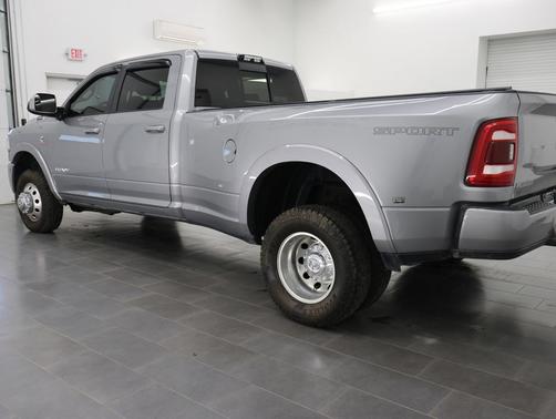 Billet Silver Metallic Clearcoat 2020 RAM 3500 Laramie Crew Cab 4x4 8' Box
