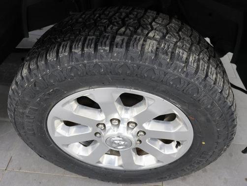 2020 RAM 2500 Big Horn Crew Cab 4x4 6'4' Box