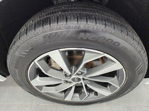 2024 Audi Q5 45 S line Premium Plus