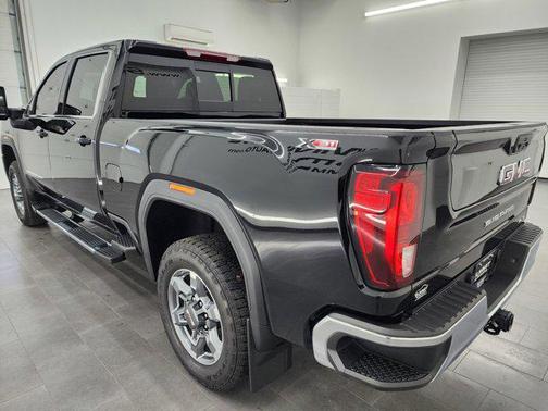 2025 GMC Sierra 2500 SLE