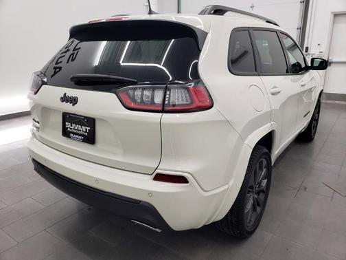 Photo 4 of 38 of 2019 Jeep Cherokee High Altitude