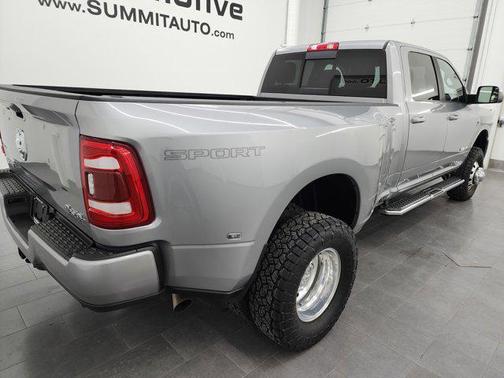 2021 RAM 3500 Big Horn Crew Cab 4x4 8' Box