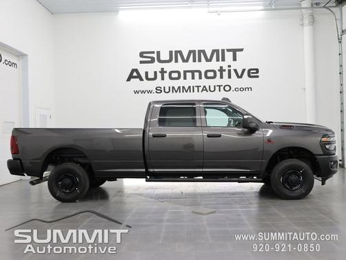 Granite Crystal Metallic Clearcoat 2026 RAM 2500 Tradesman Crew Cab 4x4 8' Box