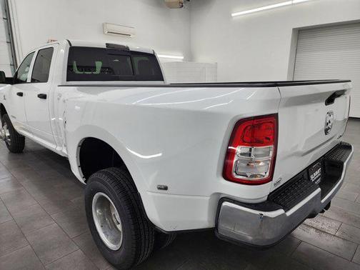 2021 RAM 3500 Tradesman Crew Cab 4x4 8' Box