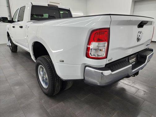 2021 RAM 3500 Tradesman Crew Cab 4x4 8' Box