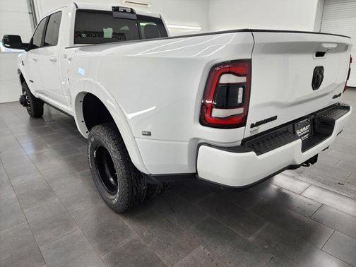2021 RAM 3500 Laramie Crew Cab 4x4 8' Box