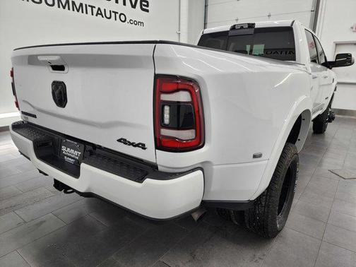 2021 RAM 3500 Laramie Crew Cab 4x4 8' Box