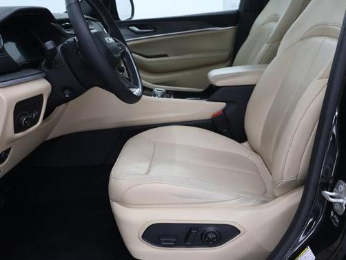 Rocky Mountain Pearlcoat 2023 Jeep Grand Cherokee L Limited