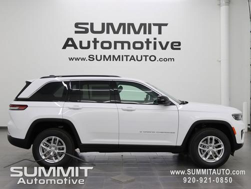 Bright White Clearcoat 2026 Jeep Grand Cherokee Altitude