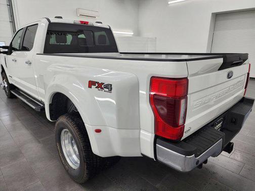 2022 Ford F-350 Lariat