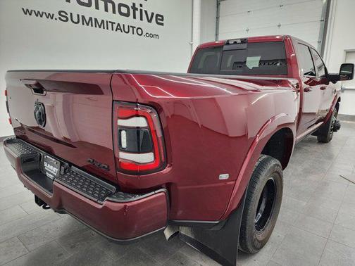 2023 RAM 3500 Limited Crew Cab 4x4 8' Box