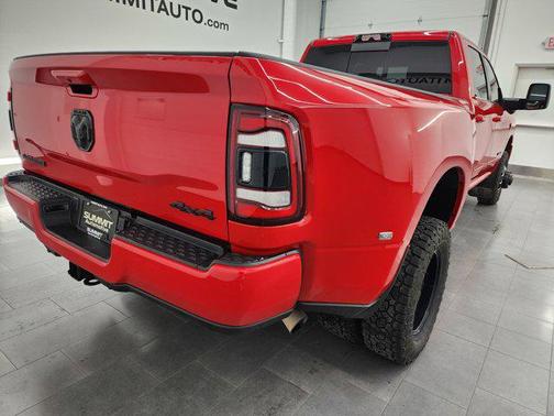 2023 RAM 3500 Laramie Crew Cab 4x4 8' Box