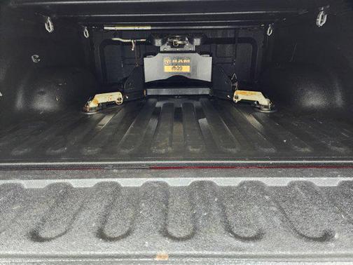 2018 RAM 3500 Laramie Crew Cab 4x4 6'4' Box