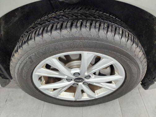 2024 Audi Q3 Premium 45 TFSI S line quattro Tiptronic