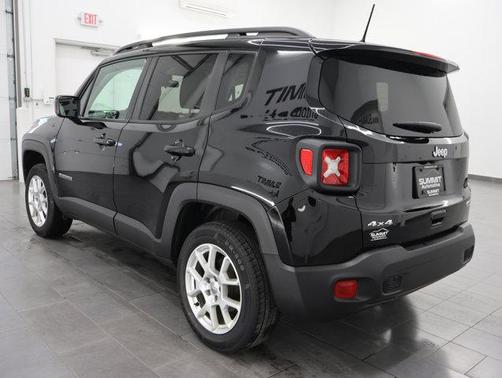 Black Clearcoat 2019 Jeep Renegade Latitude
