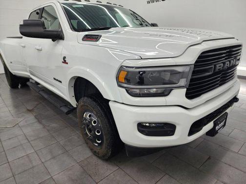 2022 RAM 3500 Laramie Crew Cab 4x4 8' Box