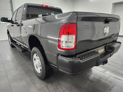 2022 RAM 2500 Tradesman Crew Cab 4x4 6'4' Box