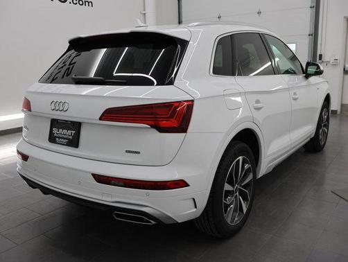Arkona White 2024 Audi Q5 45 S line Premium Plus