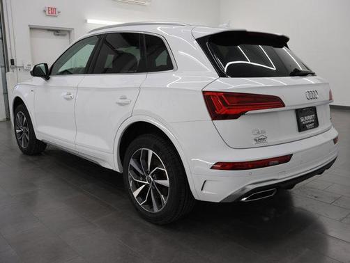 Arkona White 2024 Audi Q5 45 S line Premium Plus