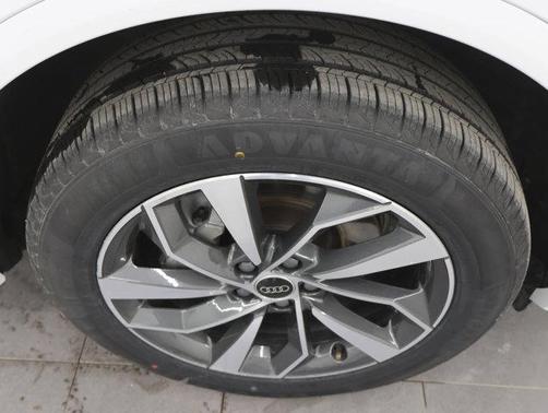 2024 Audi Q5 45 S line Premium Plus