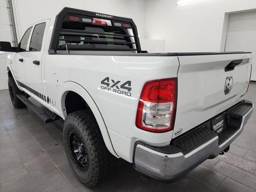 2022 RAM 2500 Tradesman Crew Cab 4x4 6'4' Box