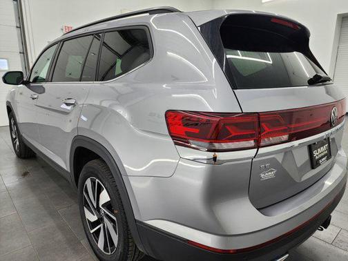 2025 Volkswagen Atlas 2.0T SE w/Technology 4MOTION