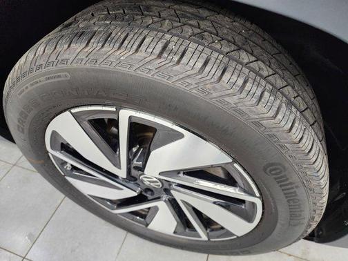 2025 Volkswagen Atlas 2.0T SE w/Technology 4MOTION