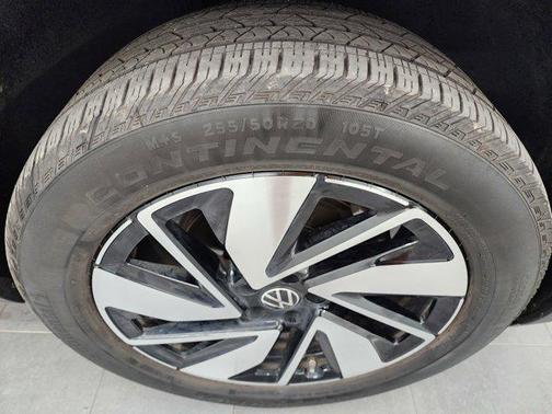 2025 Volkswagen Atlas 2.0T SE w/Technology 4MOTION