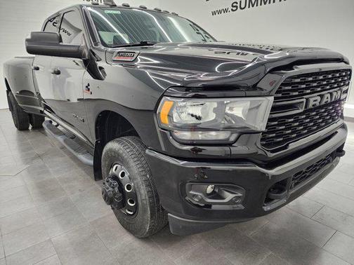 2022 RAM 3500 Big Horn Crew Cab 4x4 8' Box