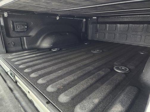 2020 RAM 2500 Laramie Crew Cab 4X4 6'4' Box