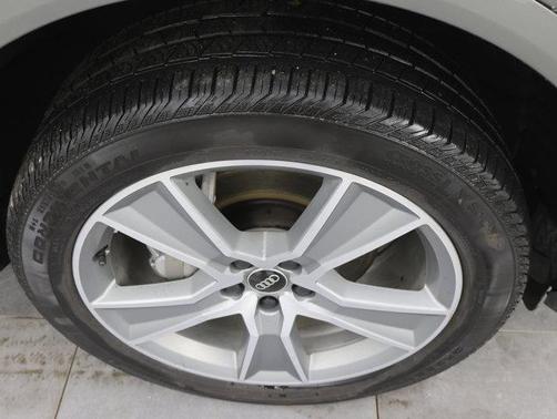 2025 Audi Q5 45 S line Premium