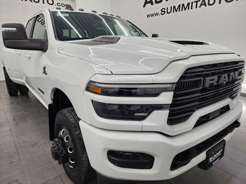 2025 RAM 3500 Laramie Crew Cab 4x4 8' Box