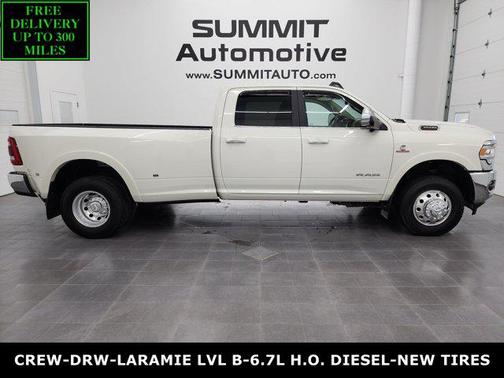 2022 RAM 3500 Laramie Crew Cab 4x4 8' Box