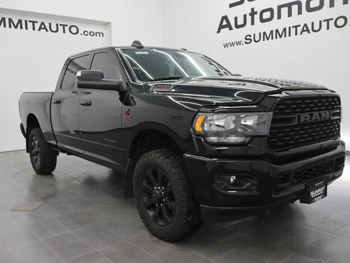 Diamond Black Crystal Pearlcoat 2022 RAM 2500 Big Horn Crew Cab 4x4 6'4' Box