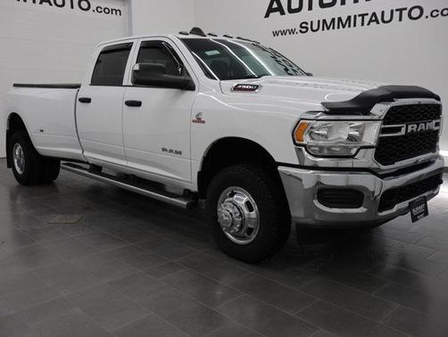 2022 RAM 3500 Tradesman Crew Cab 4x4 8' Box